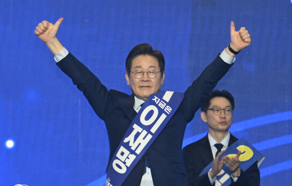 이재명, 민주 대선후보 선출…90 육박 역대 최고득표율로 두번째 본선행