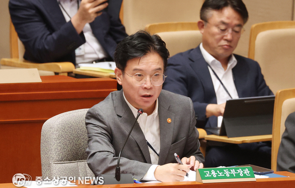 김영훈 고용노동부 장관 "양대노총과 원하청 공동노사협의회 시뮬레이션"