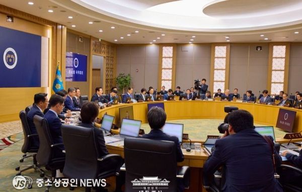 이재명 대통령, 제42차 국무회의 주재