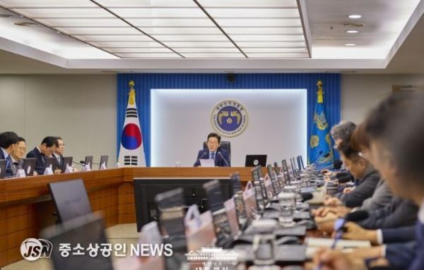이재명 대통령, 수석보좌관회의 주재