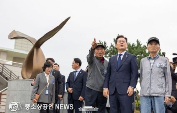 이재명 대통령, 추석 명절 계기 실향민 위로