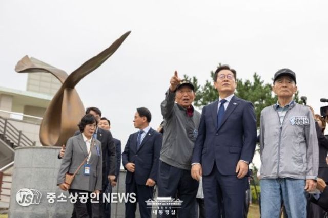 이재명 대통령, 추석 명절 계기 실향민 위로
