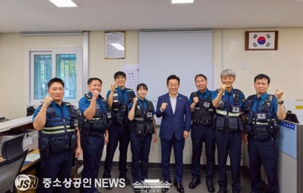 이재명 대통령, 추석 치안 현장 격려 방문