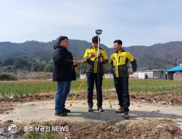 2025년 강진군 지적재조사측량 수행 모습