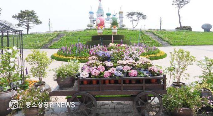 나비의 문 광장, 하늘보리정원 조성 사진
