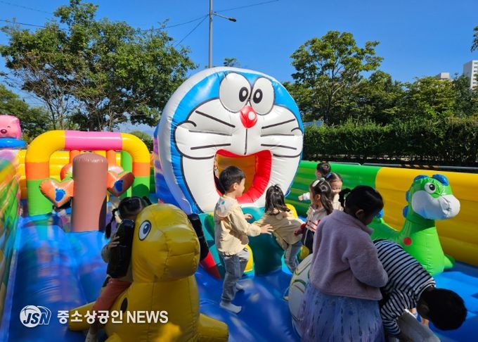 작년 산동교 봄 놀이기구 이용 사진
