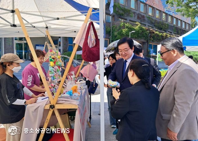 지난 9월 북구청 광장에서 열린 소소마켓 행사사진