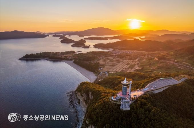 고흥군, 제1회 전라남도 명품관광지 디카시 작품 전시 개최 (1) - 우주발사전망대 전경
