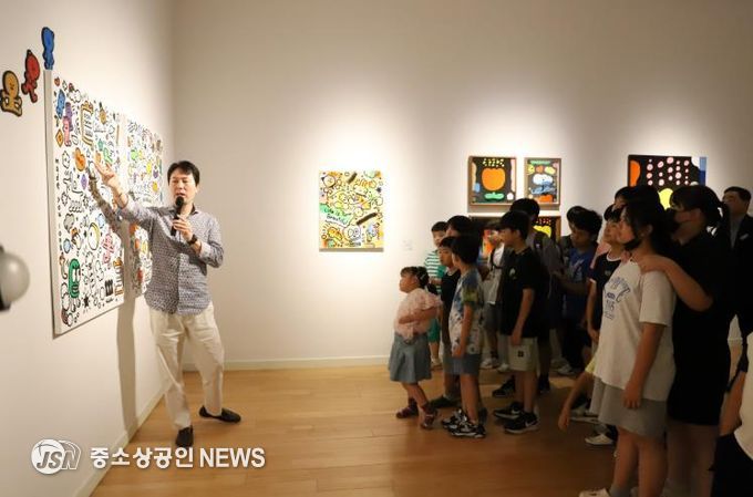 영암군립하정웅미술관에 수요일 밤 전시 관람 오세요