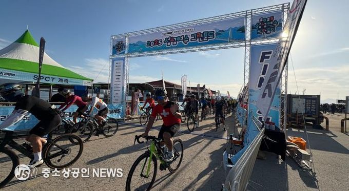 지난 25일 소호요트마리나 일원에서 열린 ‘2025 섬섬여수 그란폰도’가 전국 자전거 동호인 2천여 명이 참여한 가운데 성황리에 마무리됐다.