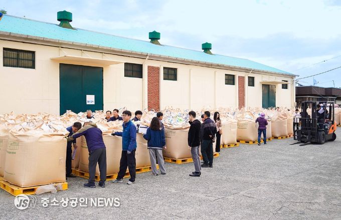 지난 11월 4일 율촌면에서 진행된 2025년산 공공비축미곡 매입
