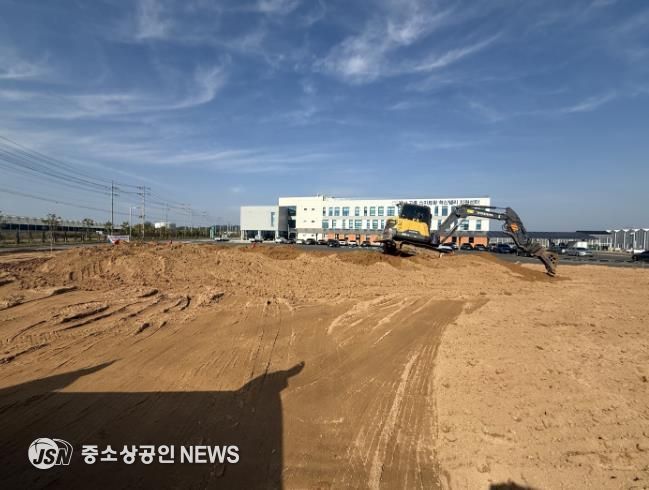 고흥군, 스마트팜혁신밸리 일원 ‘생활환경숲’ 조성 본격 추진 (1) - 생활환경숲 조성사업 공사 진행중 모습.