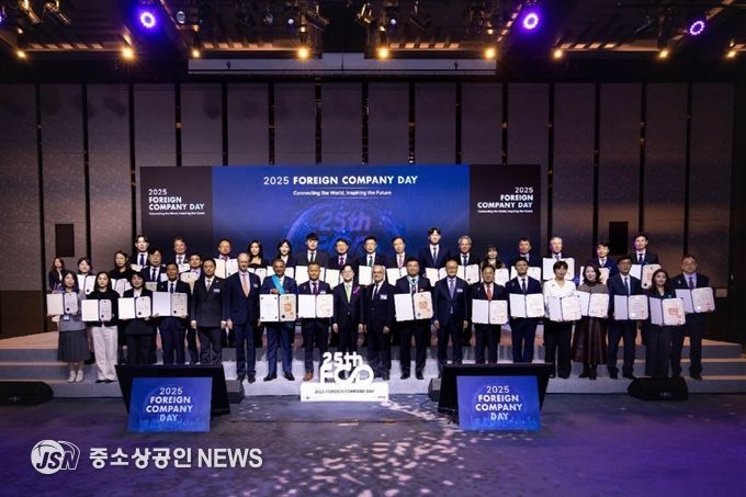 크라운월드와이드 제공