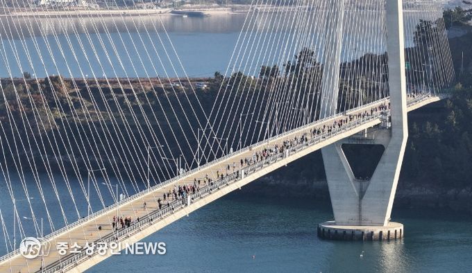 지난 11월 29일 열린 ‘2025 여수일레븐브리지마라톤’ 대회