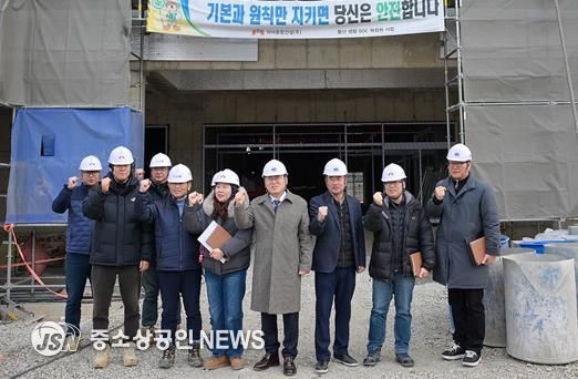 여수시가 지난 21일부터 오는 2월 6일까지 관내 50억 원 이상 대형 발주 현장 6개소를 대상으로 우선 집중 안전점검을 실시한다.