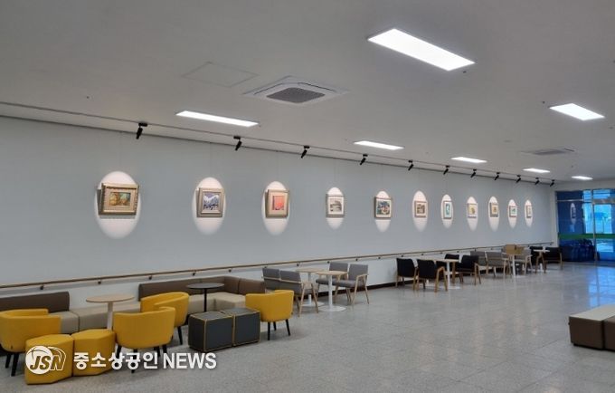 화순 어울림센터, 미술작품 갤러리 전시 모습