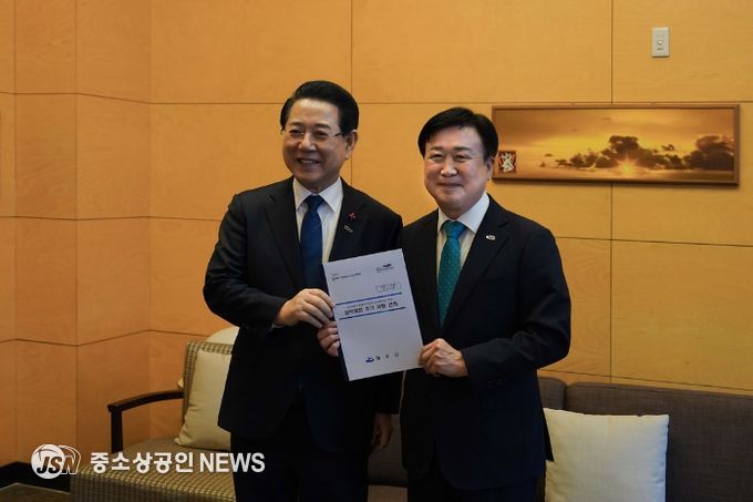 여수시는 지난 9일 2026여수세계섬박람회 성공적인 개최와 대규모 국내·외 관광객 유치 인센티브 지원 사업 등 20여 건의 도비 지원을 전남도에 공식 건의했다.