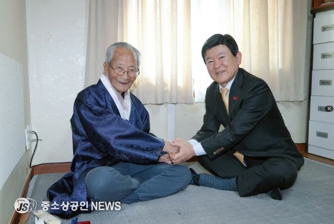 김광수 교육감, 강태선 애국지사 예방
