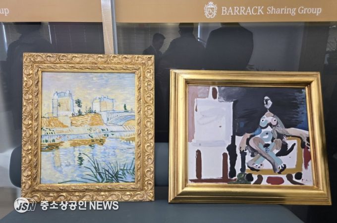 (왼쪽) Vincent Van Gogh 작품명 : The Seine with the Pont de Clichy 클리시 다리가 있는 센느강 (오른쪽) Pablo Picasso 작품명 : Le Modele dans L'atelier 화실(아틀리에) 안의 모델 (사진제공=K trendy NEWS)